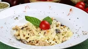 TAVUKLU FETTUCİNİ